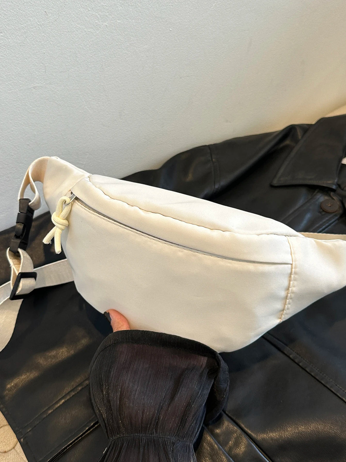 Adjustable Nylon Waist Bag for Travel, Workout & Daily Use
