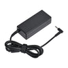 Schwarzes universelles Laptop-Netzteil mit gewickeltem Kabel und Stecker.