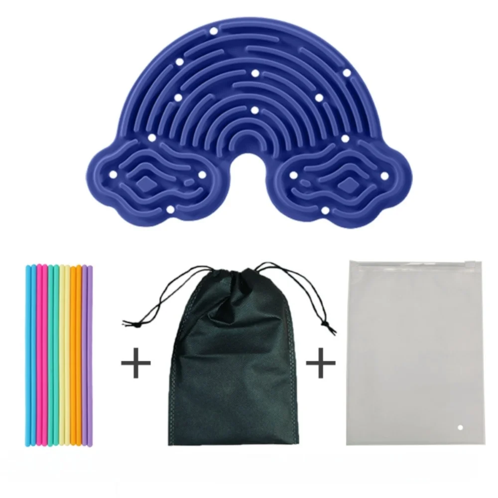 Blattes doppelseitiges Silikon-Fidget-Board mit 12 Schnüren, schwarzem Aufzugstasche und weißer Plastiktüte.