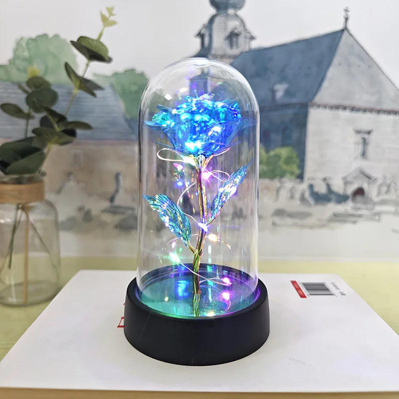 Präsentierte Rose in Glaskuppel mit LED-Beleuchtung
