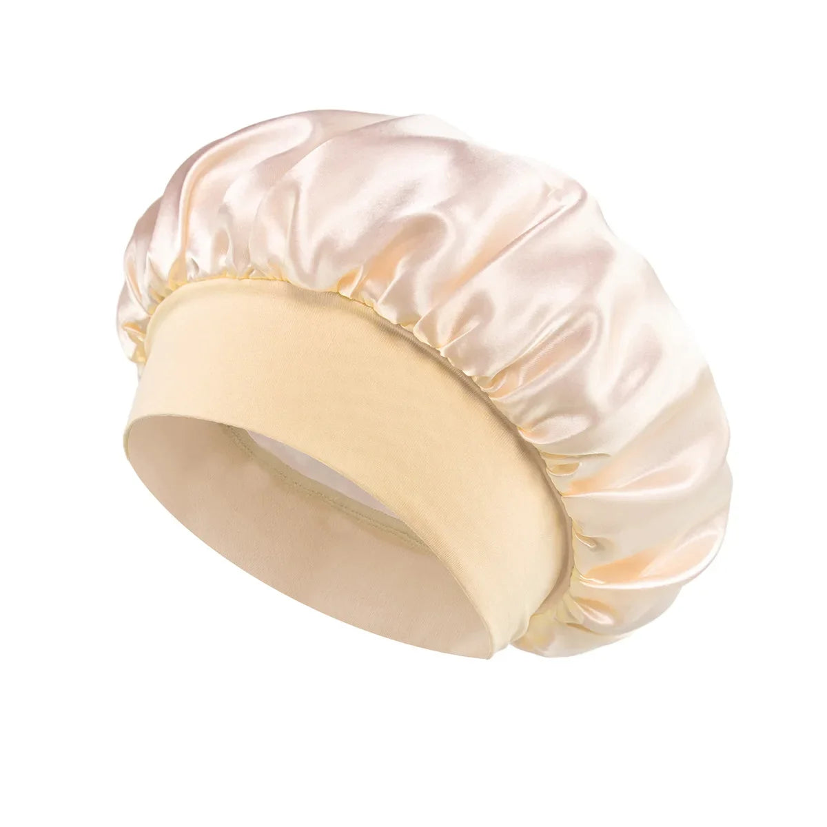 Bonnet de nuit en satin beige clair à large bord, vue de côté.