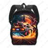 Schwarzer taktischer Rucksack mit lebendigem Bild eines futuristischen Autos mit dramatischer Beleuchtung und Flammen.