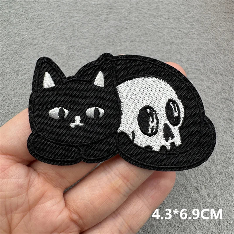 Black & White Racing Flag Embroidered Patches (Iron-On / Sew-On)