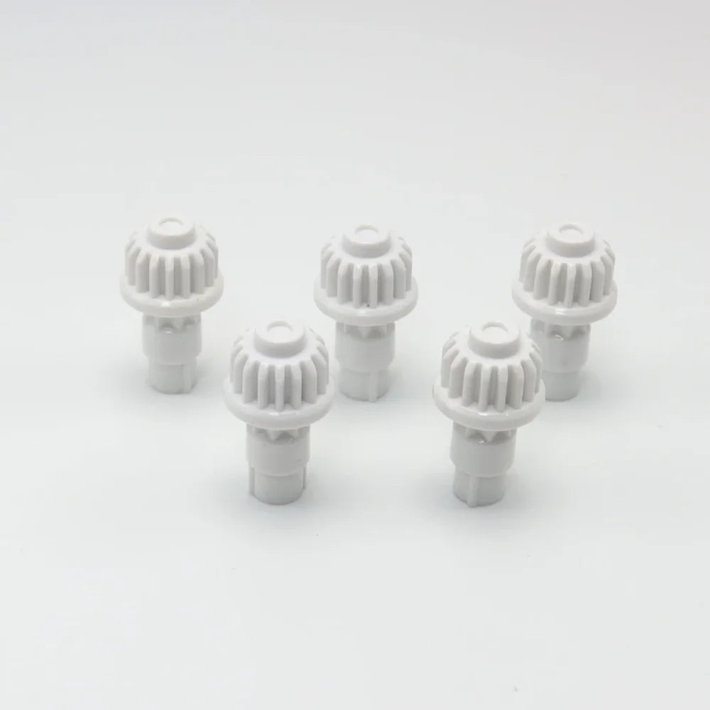 A set of five white replacement drivers for a Battling Top, packaged as a 5-pack.