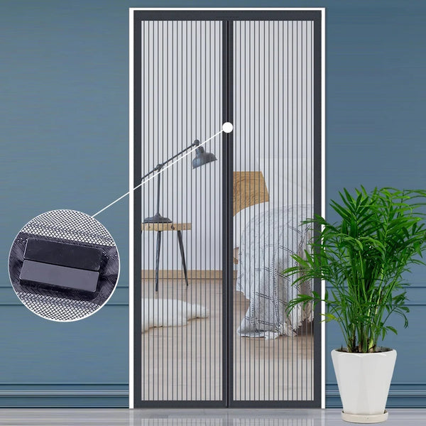 Une paire de portes à lamelles grises modernes avec fermeture magnétique.