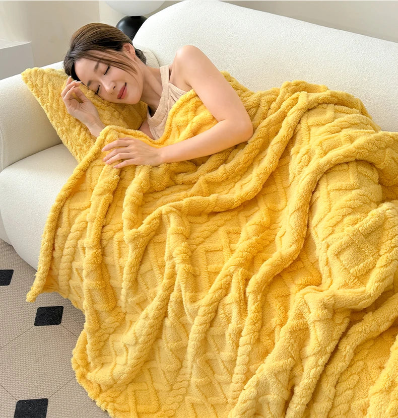 Plush Coral Fleece Blanket – Soft & Warm Throw for Bed, Sofa & Travel