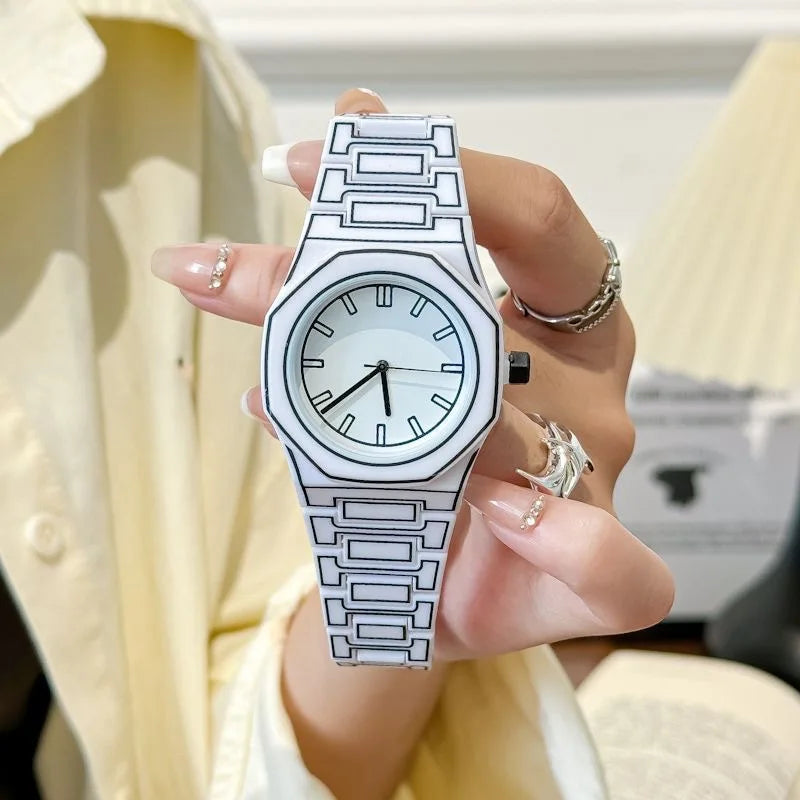 Casual Quartz Wristwatch with Plastic Strap