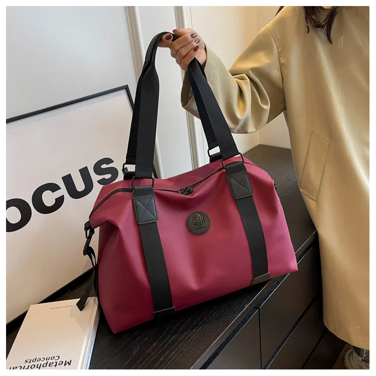 Versatile Large-Capacity Travel Duffel Bag with Water-Resistant Oxford Fabric