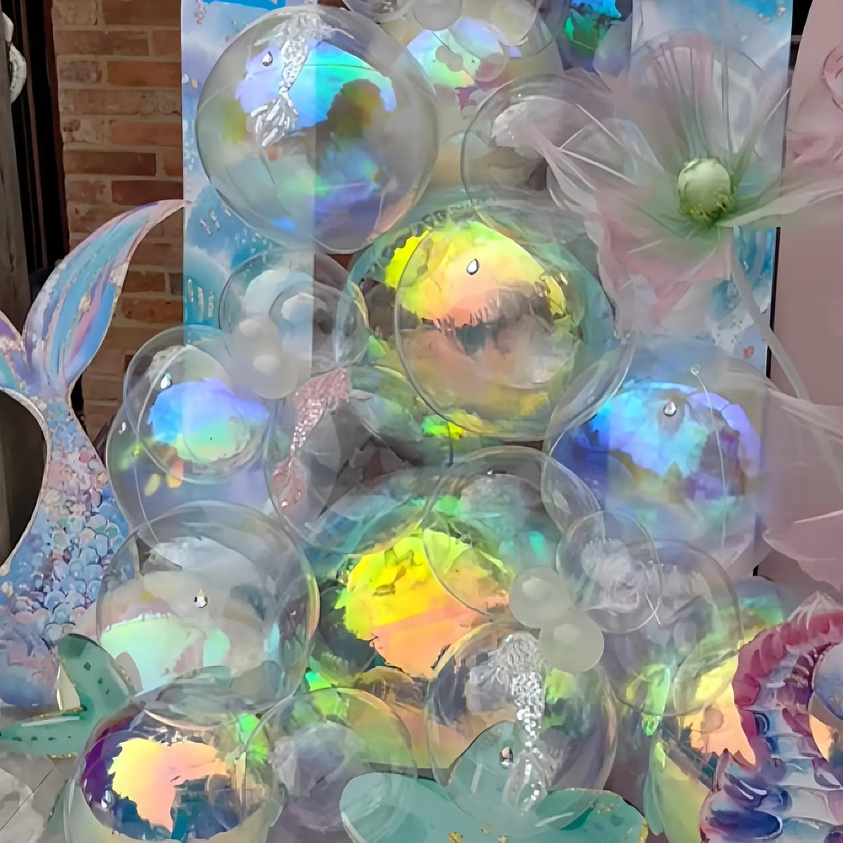 Iridescent Holographic Balloons for Parties and Celebrations
