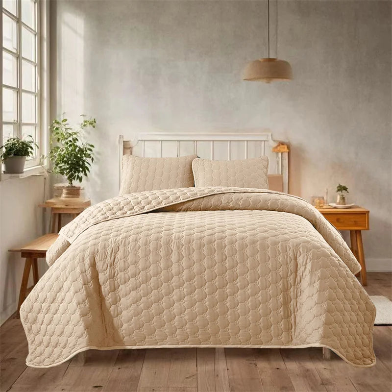 Lightweight Quilted Bedspread Set with Cloud Pattern