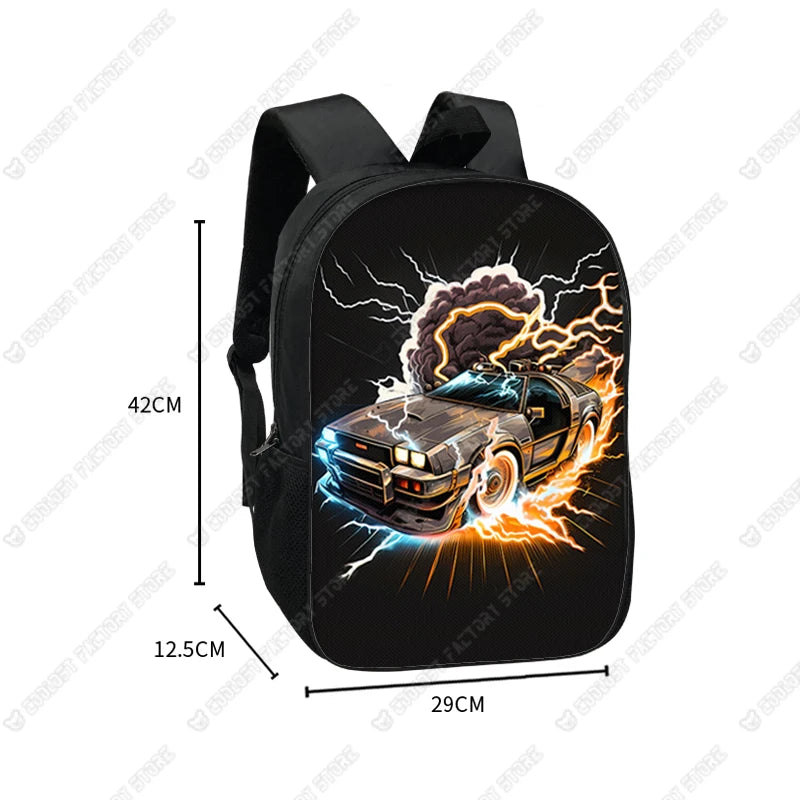 Schwarzer taktischer Rucksack mit Grafik eines brennenden Autos und Blitze.