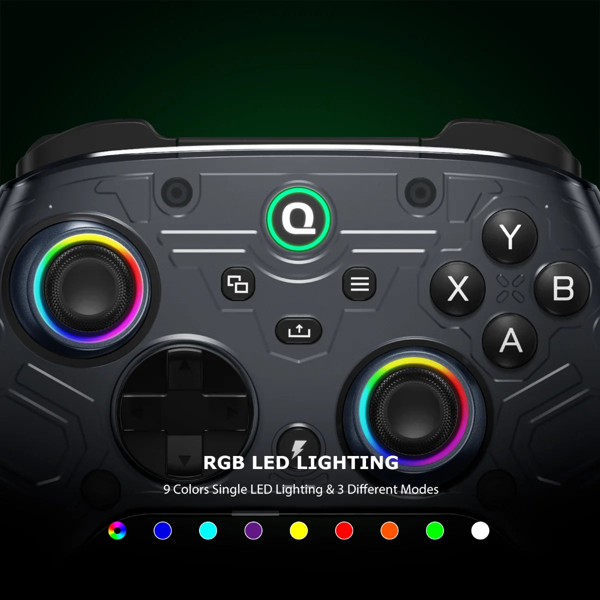 Nahaufnahme eines schwarzen drahtlosen Gaming-Controllers mit anpassbarer RGB-LED-Beleuchtung und verschiedenen Tasten.