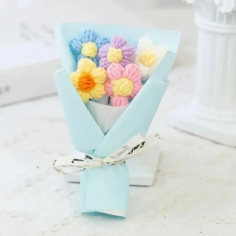 Ramo de Flores Tejidas a Mano en Miniatura