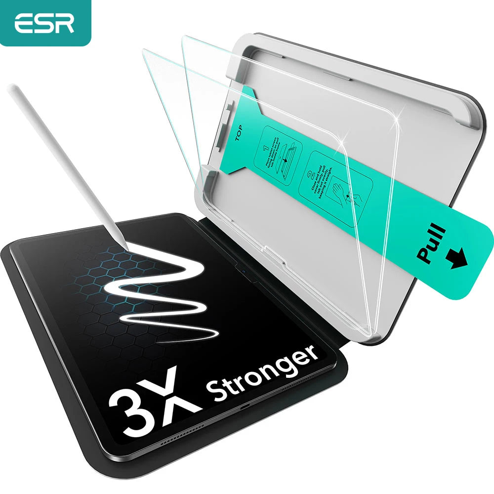 Eine klare Schutzfolie wird auf ein schwarzes Tablet aufgebracht, die Pull-to-Apply-Funktion demonstrieren.