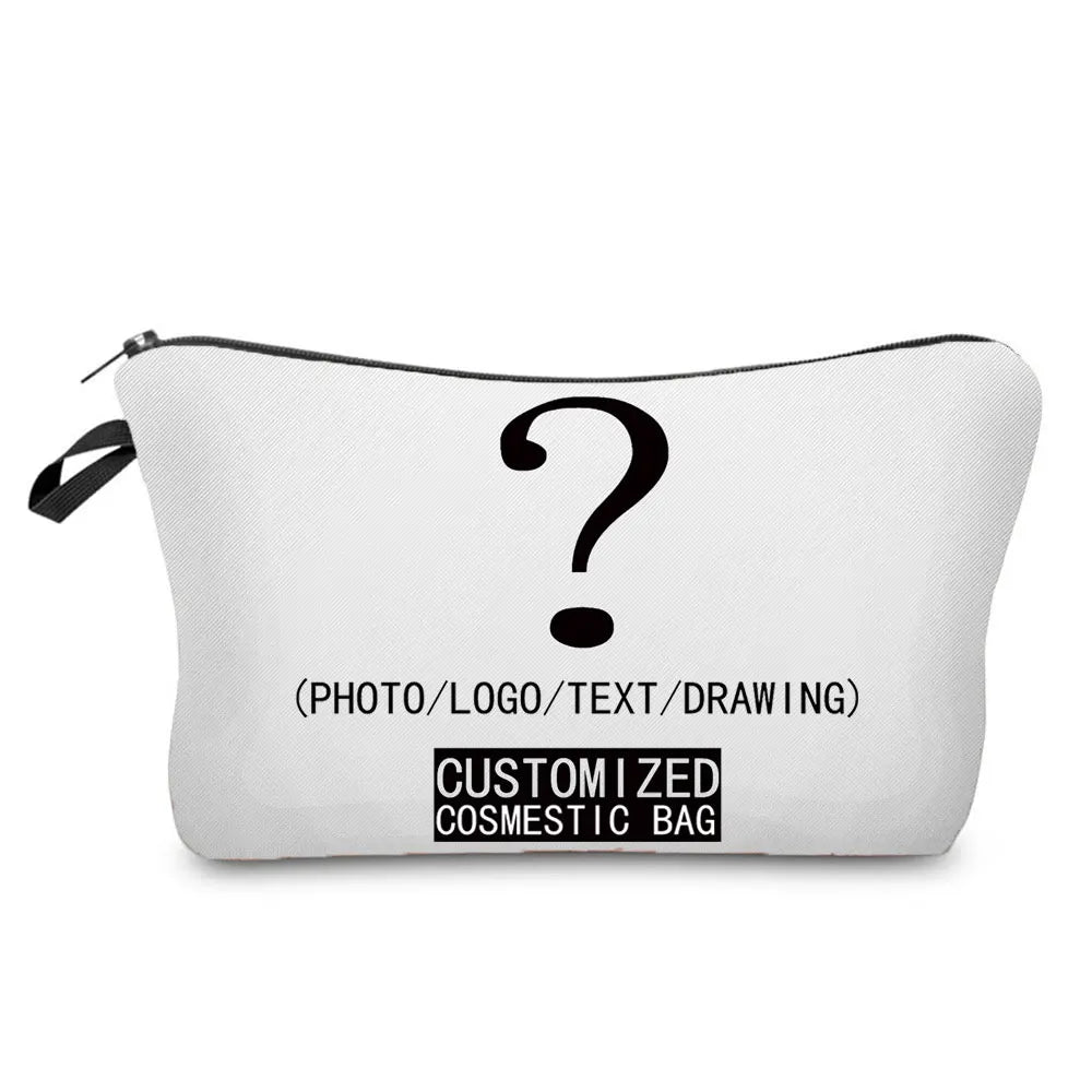 Sac de maquillage blanc avec un point d'interrogation noir dessus.