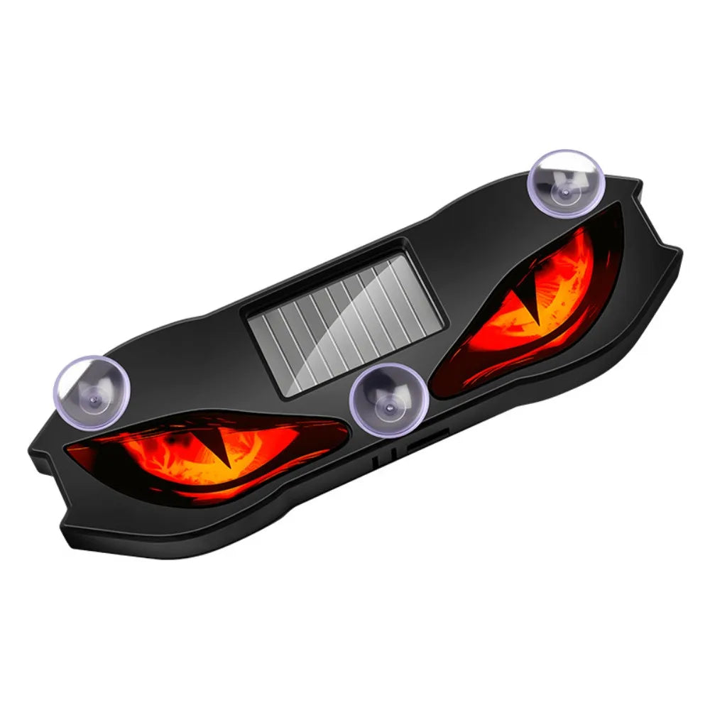 Schwarzes Auto-Heckleuchtenzubehör mit roten LED-Lichtern und einer Solarpaneel.