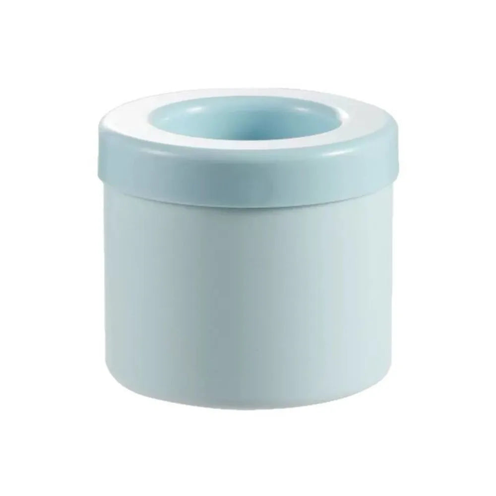 Moule à glaçons en silicone bleu clair réutilisable avec ouverture ronde.