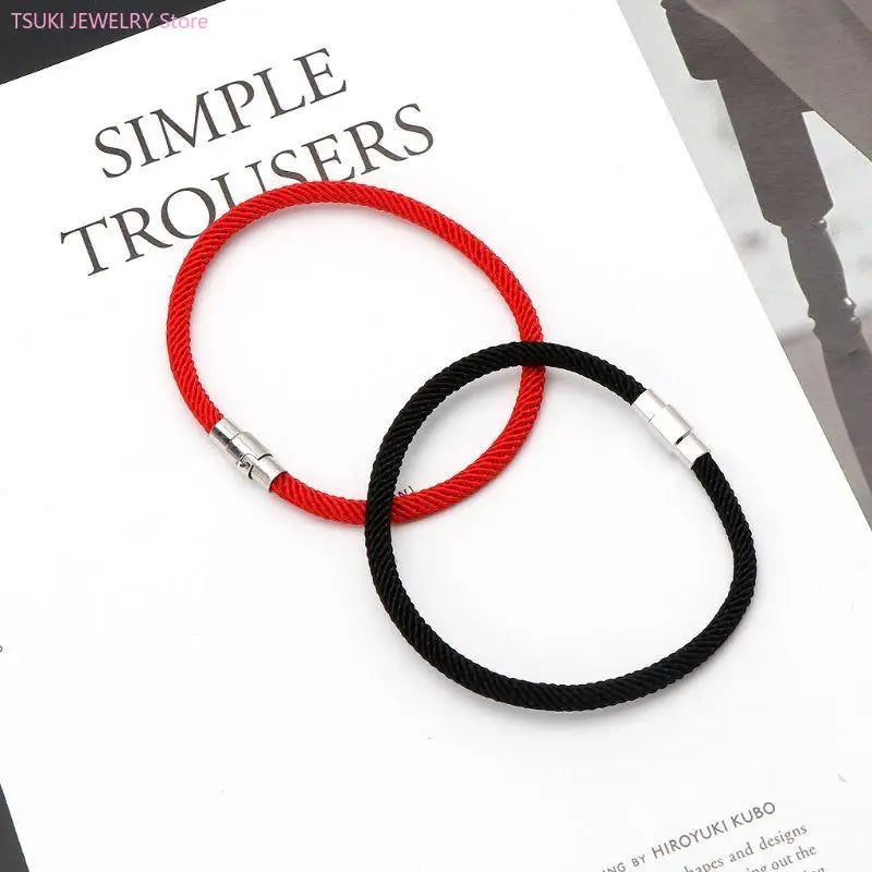 Rot-Schwarzes Geflochtenes Kabbala-Armband mit Magnetverschluss
