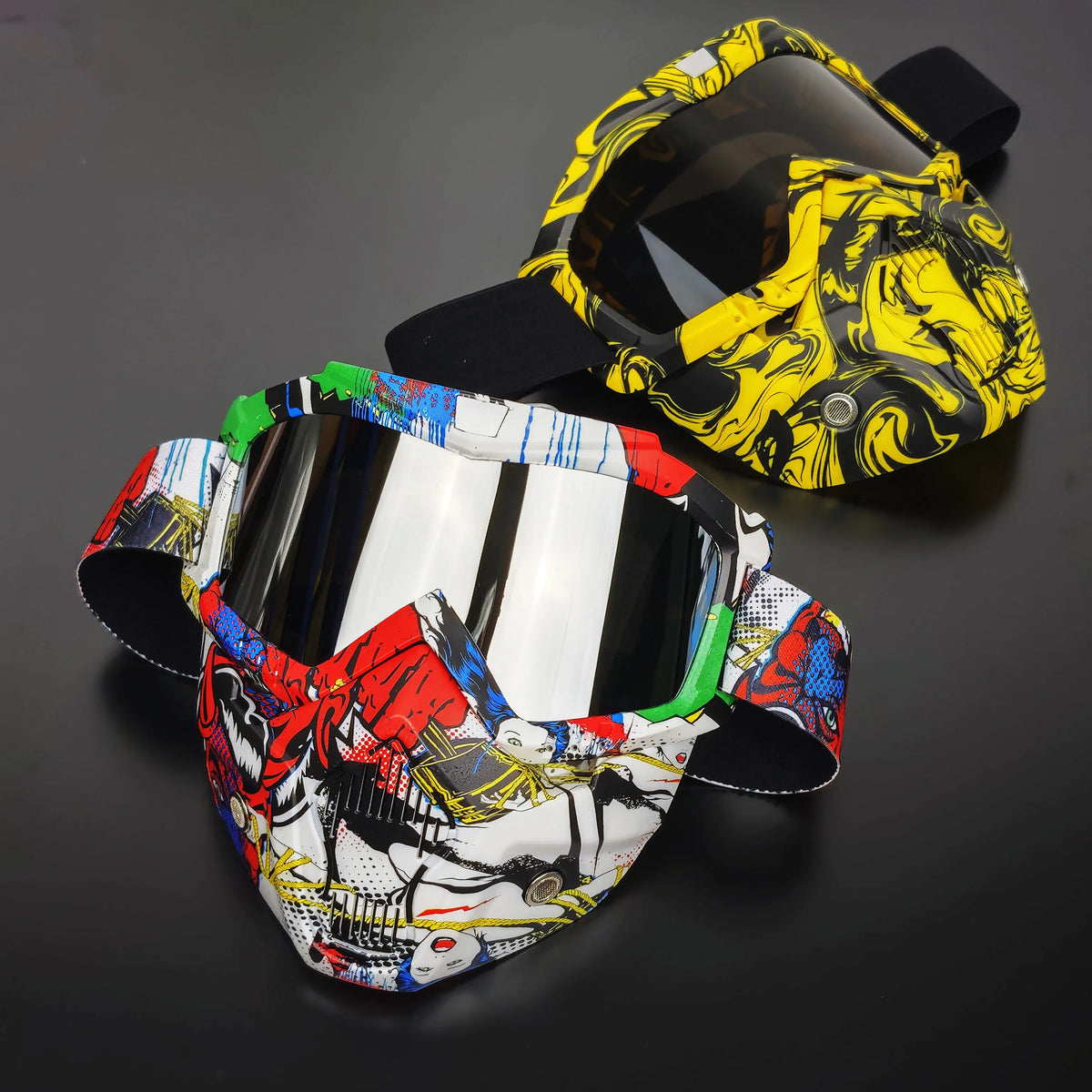 Ein Set taktischer Motorradbrillen in mehreren Farben und Mustern.