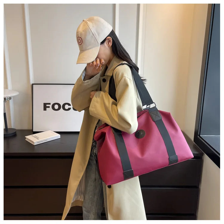 Versatile Large-Capacity Travel Duffel Bag with Water-Resistant Oxford Fabric