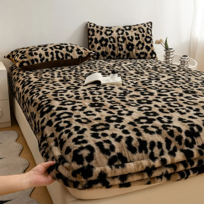 Cozy Plush Fitted Sheet with Leopard Print