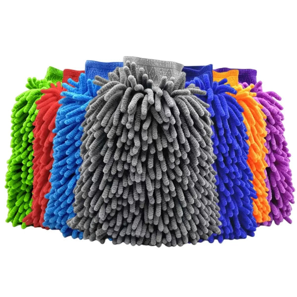 Eine Sammlung farbenfroher Chenille-Autowaschampps in verschiedenen Farbtönen wie grün, rot, blau und lila.