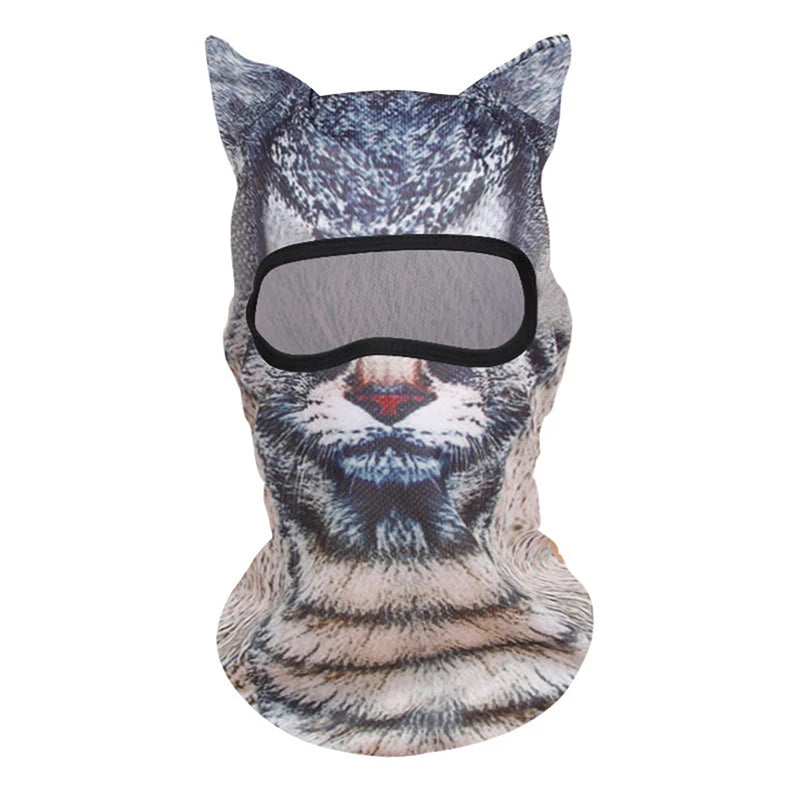 Realistische Katzengesicht-Balaclava, die Kopf und Hals bedeckt, mit gestreifter Felltextur und schwarzen Augenöffnungen.