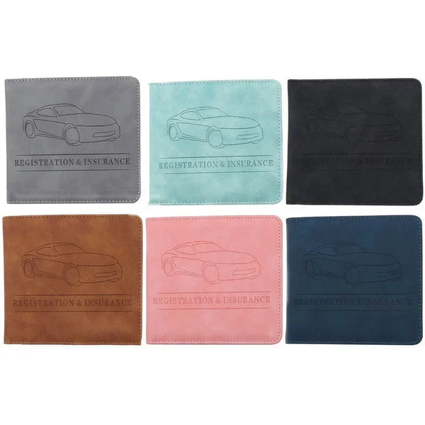 Un jeu de quatre porte-documents en cuir gris, sarcelle, marron et noir avec un dessin de voiture.