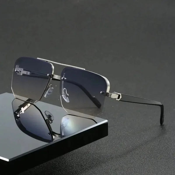 Classic Aviator Sunglasses with UV400 Protection