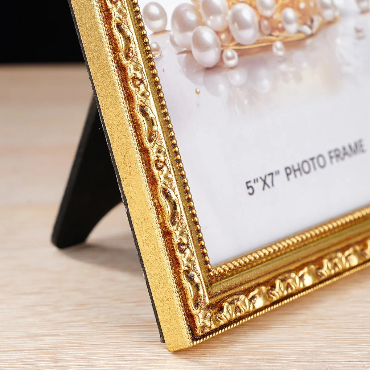 European Retro Arch Photo Frame with Golden Lace Design