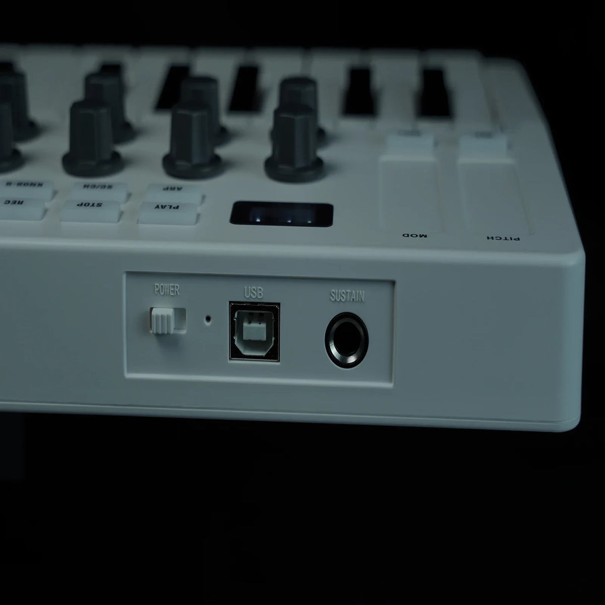 Portable 25-Key MIDI Controller with Pads and Wireless Connectivity