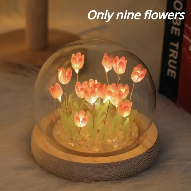Tulpen-LED-Nachtlicht mit Glaskuppel