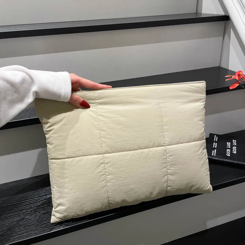 Weiche Polyester-Clutch mit Reißverschluss