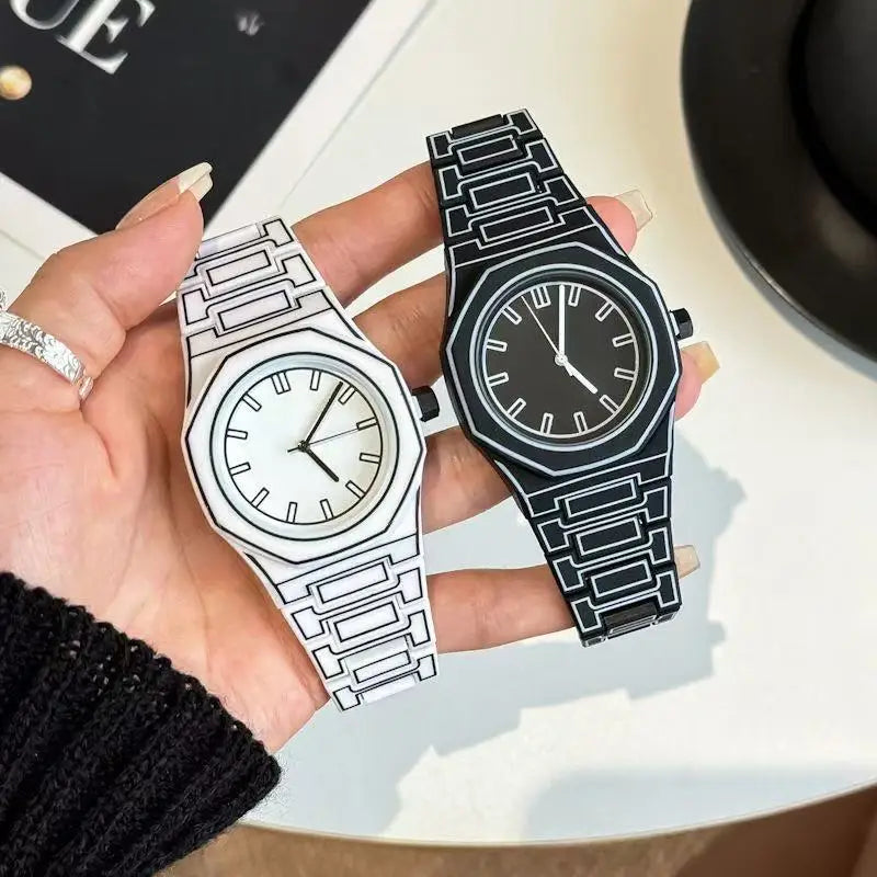 Casual Quartz Wristwatch with Plastic Strap