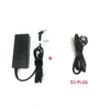 Schwarzes universelles Laptop-Netzteil mit Stecker und Kabel zum Aufladen.