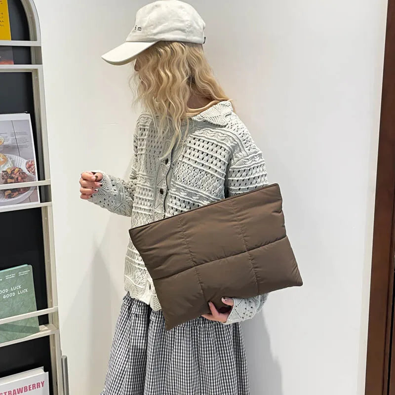 Weiche Polyester-Clutch mit Reißverschluss