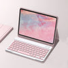 Pinkes Universal-iPad-Hülle mit passender Bluetooth-Tastatur-Hülle auf weißem Untergrund.