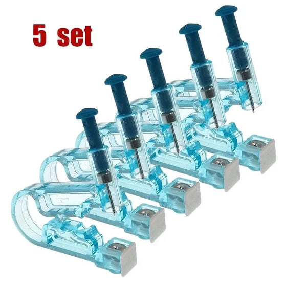 Einweg-Ohrlochstanzer-Set mit Edelstahl-Piercings