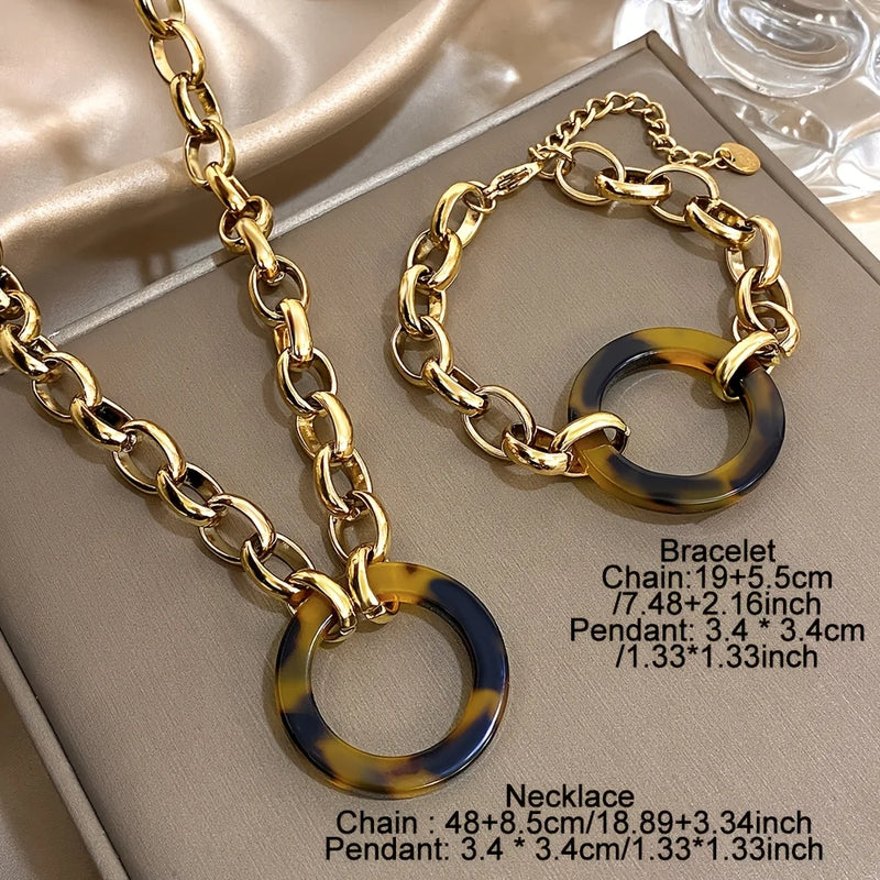 Conjunto de Joyería con Colgante de Leopardo Dorado