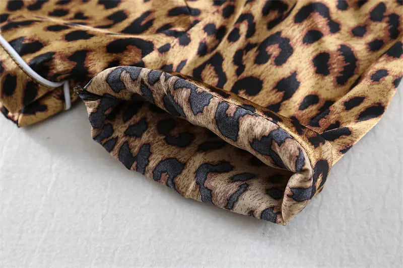 Kids' Cartoon Leopard Print Pajama Set with Short Sleeves