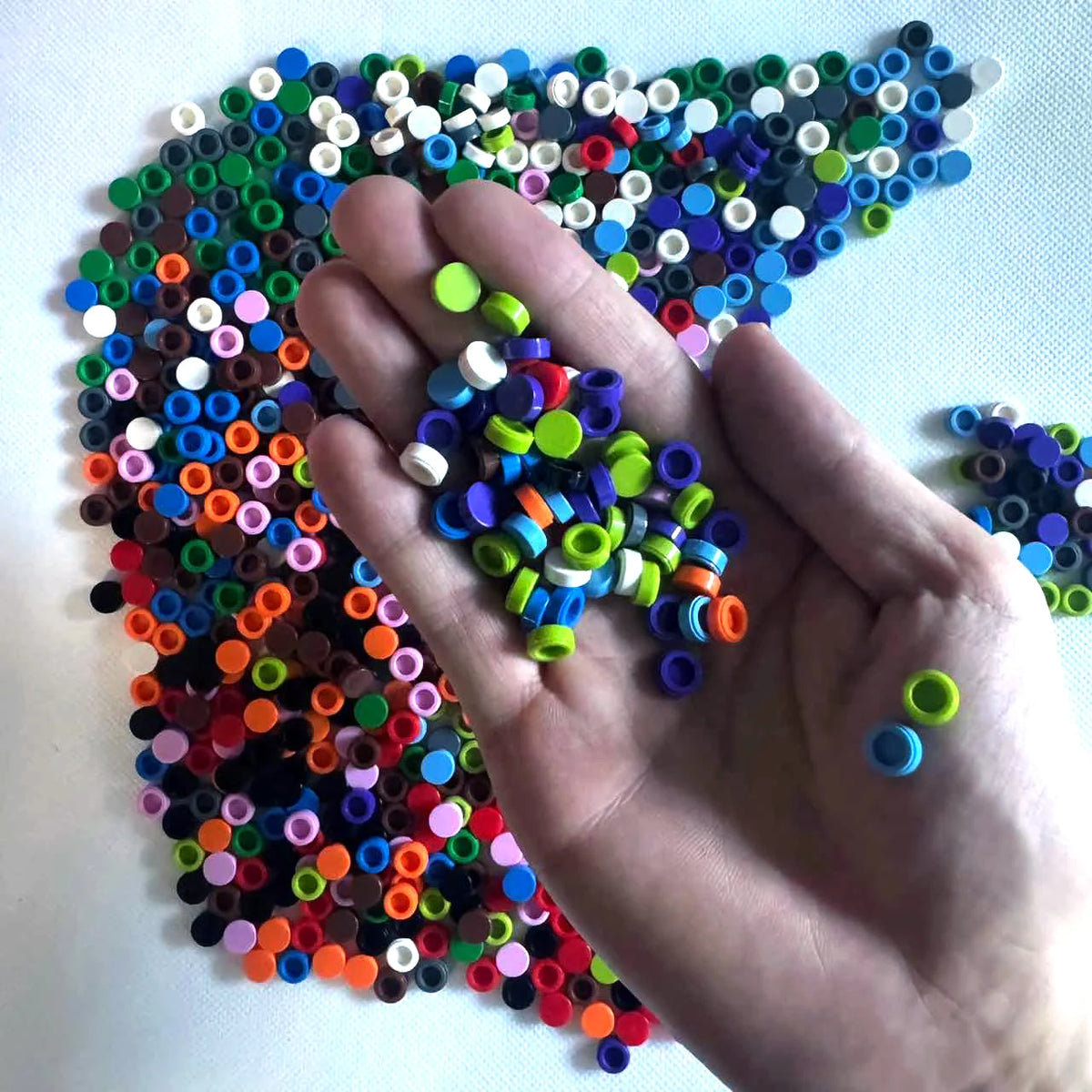 198-Piece Round Tile Building Blocks Set for Creative DIY Projects