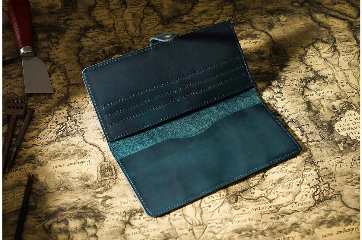 Vintage Leather Long Bifold Wallet with Snap Closure