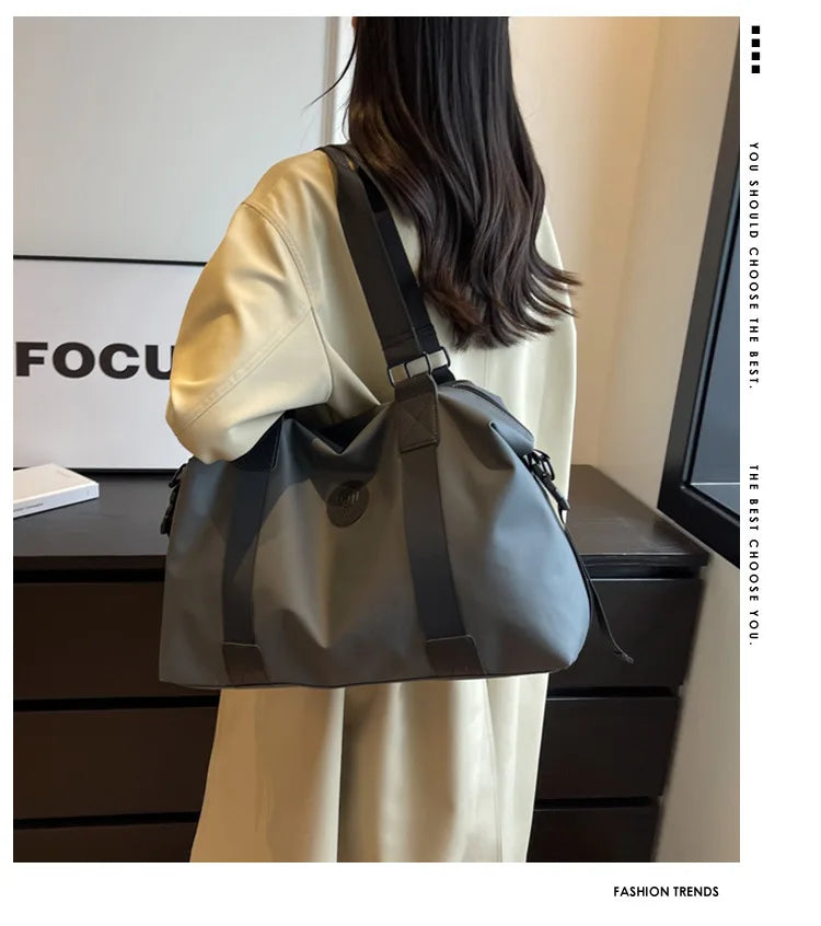 Versatile Large-Capacity Travel Duffel Bag with Water-Resistant Oxford Fabric