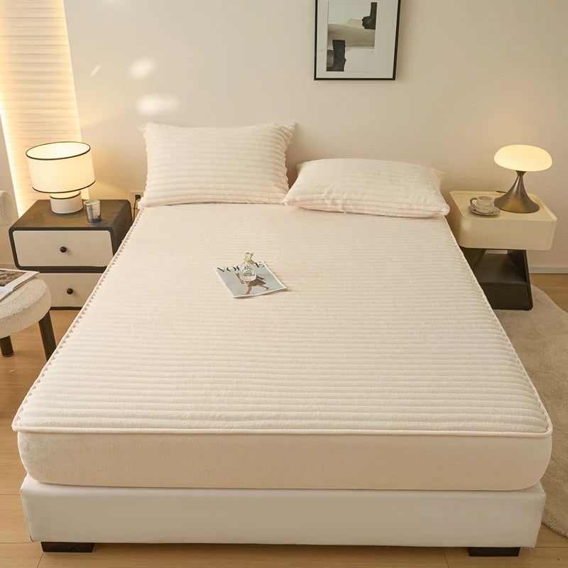 Plush Fitted Sheet Set with Pillowcases