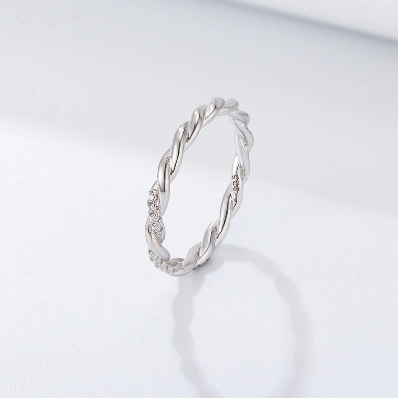 Anillo de Eternidad Retorcido con Circonia Cúbica