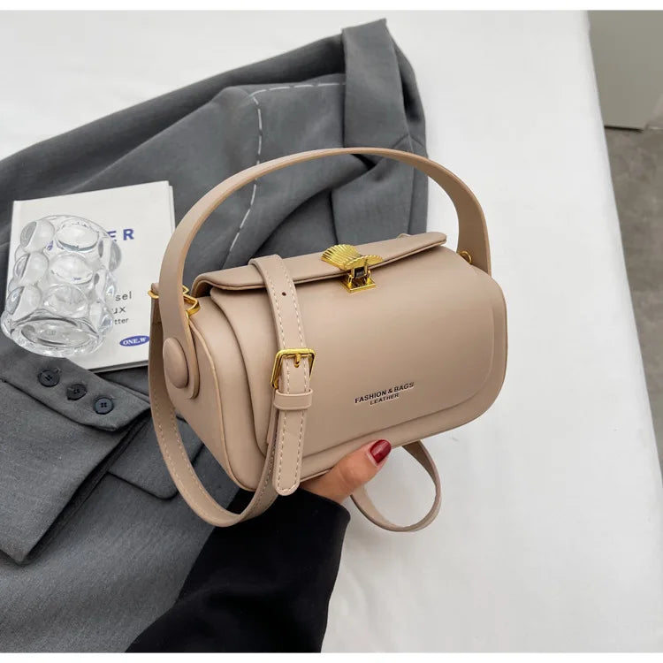 Classic Retro Crossbody Shoulder Bag with Textured Flap