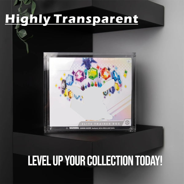 Hochdurchsichtige Acryl-Displaybox für eine Sammelkartensammlung auf einem schwarzen Regal.
