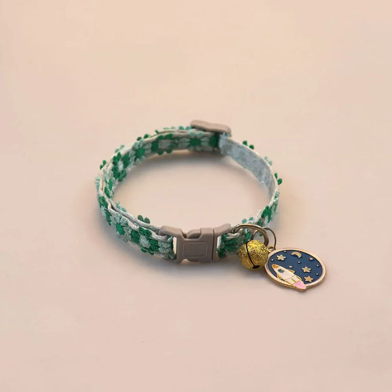 Collier en Dentelle Réglable pour Chat avec Pendentif