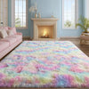Plüschiger, langfloriger Teppich mit farbiger Mischung aus Pink, Blau und Gelb in einem modernen Wohnzimmer.