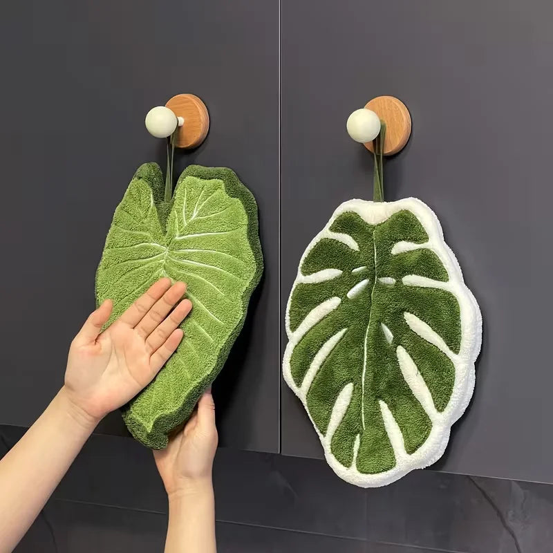 Leaf-Shaped Absorbent Microfiber Towel with Hang Loop